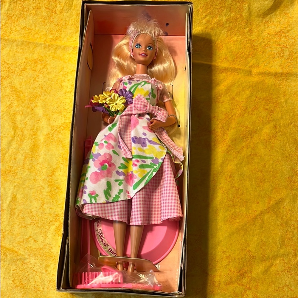 Avon Barbie Spring Petals 1996